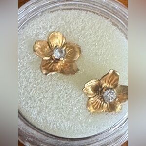 Vintage Gold Flower Post Earrings w/ rhinestone center